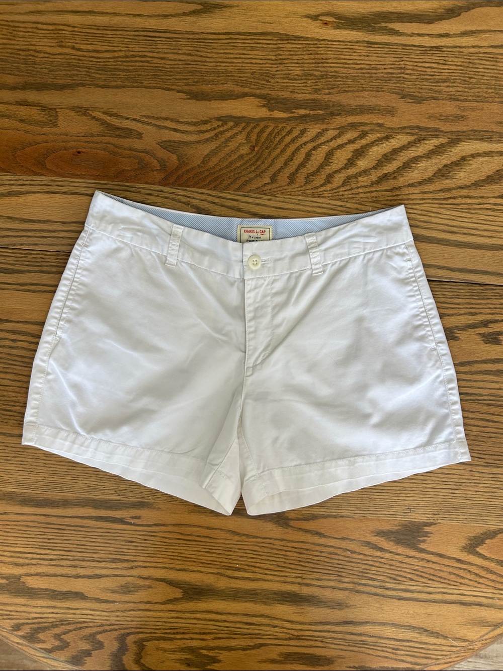 GAP Khakis by Gap, White Cotton Shorts, size 2, 4 inch